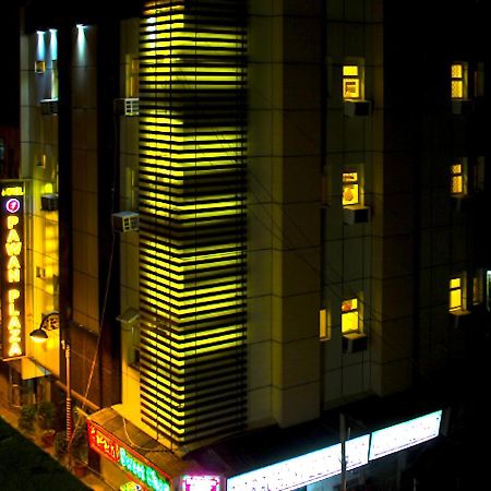 Hotel Pawan Plaza Near Sir Ganga Ram Hospital Delhi  Buitenkant foto