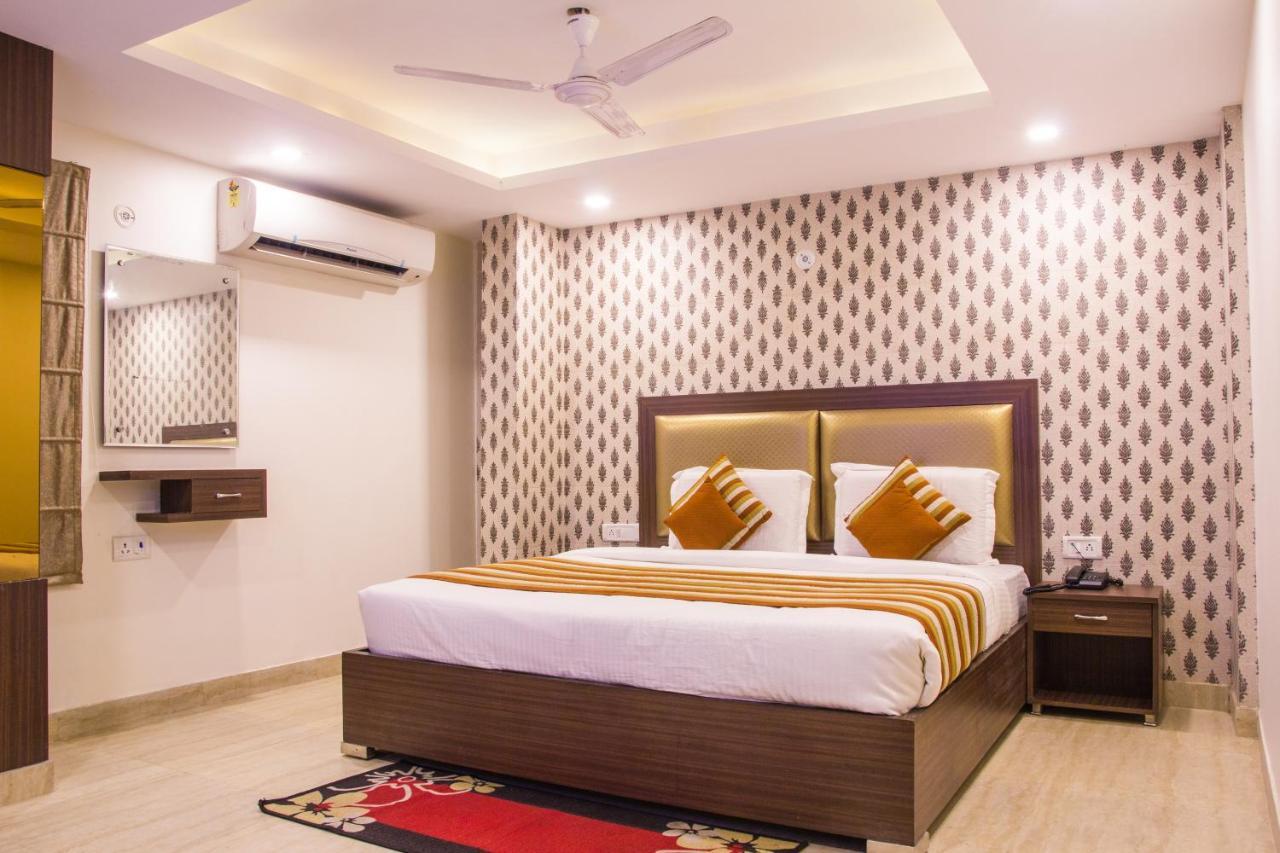 Hotel Pawan Plaza Near Sir Ganga Ram Hospital Delhi  Buitenkant foto