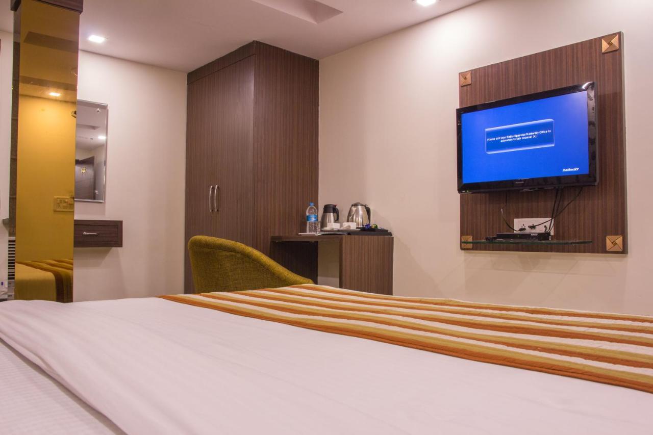 Hotel Pawan Plaza Near Sir Ganga Ram Hospital Delhi  Buitenkant foto