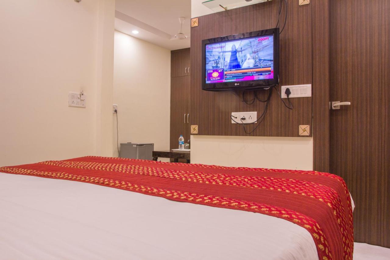 Hotel Pawan Plaza Near Sir Ganga Ram Hospital Delhi  Buitenkant foto