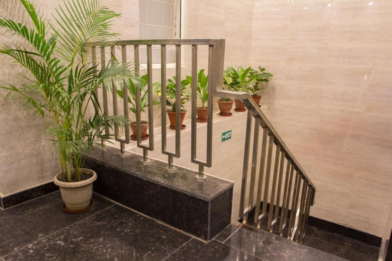 Hotel Pawan Plaza Near Sir Ganga Ram Hospital Delhi  Buitenkant foto