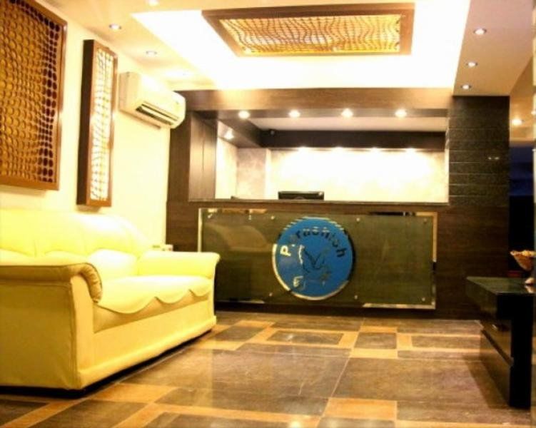 Hotel Pawan Plaza Near Sir Ganga Ram Hospital Delhi  Buitenkant foto