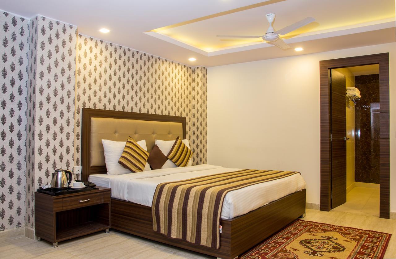 Hotel Pawan Plaza Near Sir Ganga Ram Hospital Delhi  Buitenkant foto
