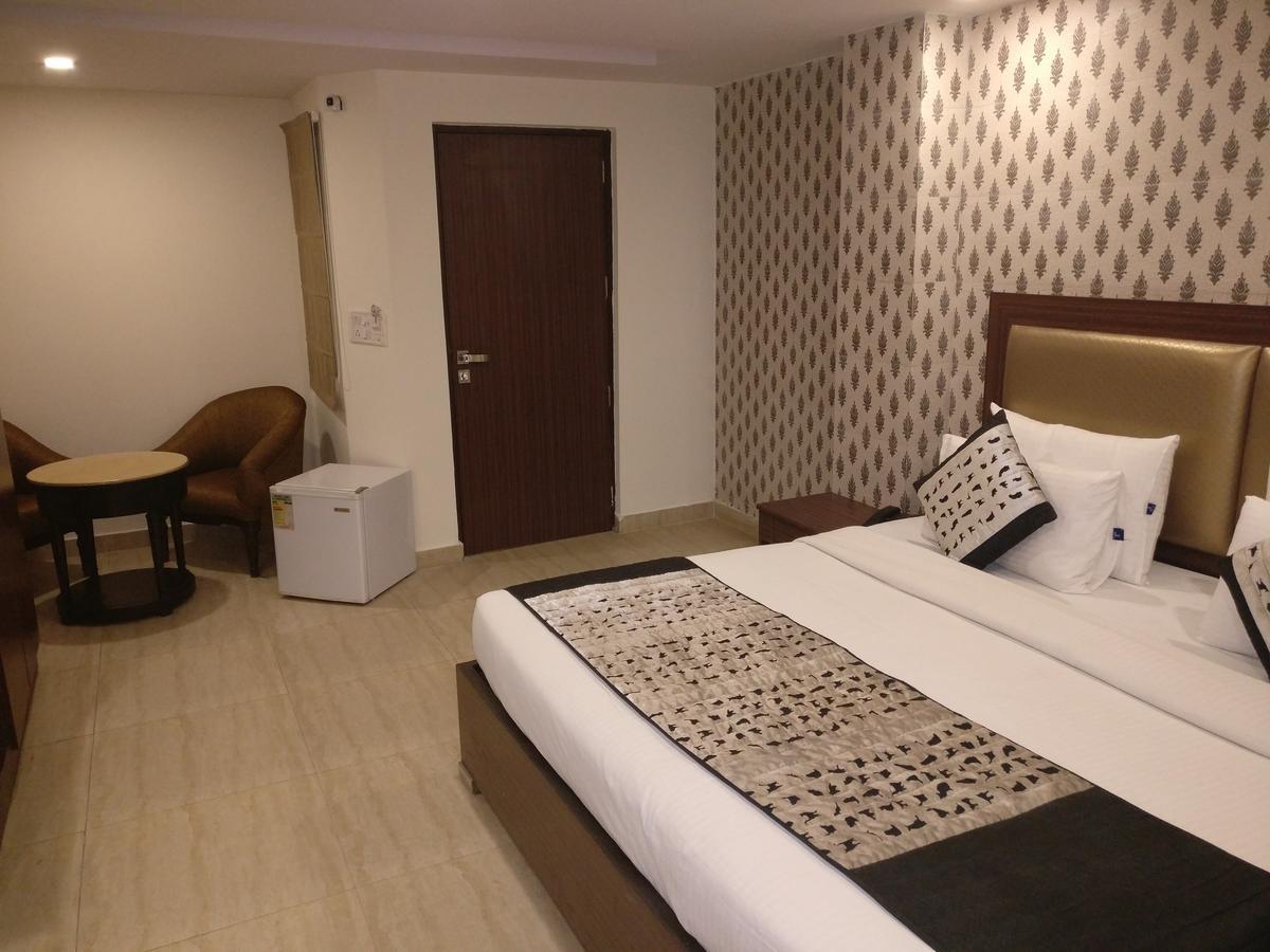 Hotel Pawan Plaza Near Sir Ganga Ram Hospital Delhi  Buitenkant foto