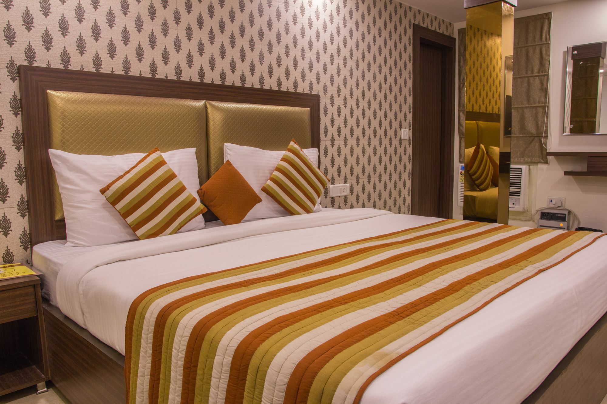Hotel Pawan Plaza Near Sir Ganga Ram Hospital Delhi  Buitenkant foto